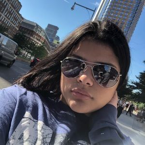 Meet your Posher, Sherly